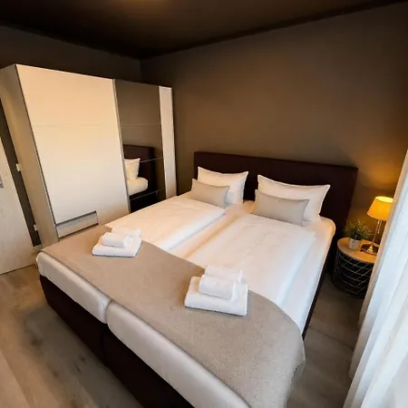 Cf46 With Balcony And Quiet Location Apartment *
