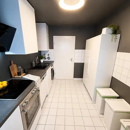 Cf46 With Balcony And Quiet Location Apartment